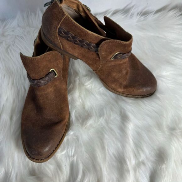 Born Sylvia NWOT Tobacco Brown Suede Booties Sz 9 - Picture 3 of 6
